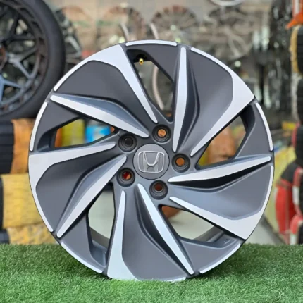 17 Inch Aftermarket Graphite Wave Aero Alloy Rim