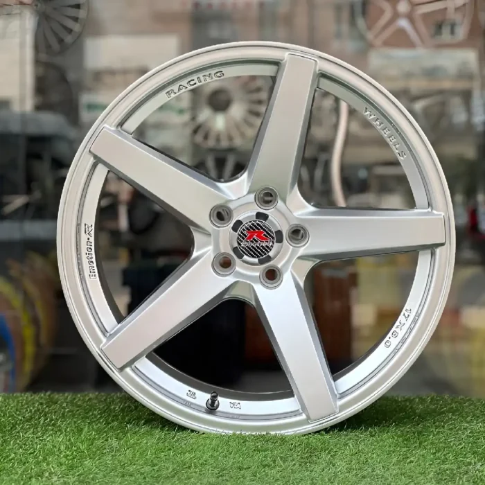17 Inch Aftermarket Silver Velocity 5 Alloy Rim Pakistan